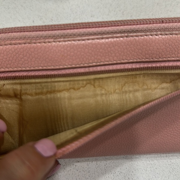 Chanel Pink Caviar with gold tone hardware Double C Zippy Wallet - authentic - Picture 7 of 12